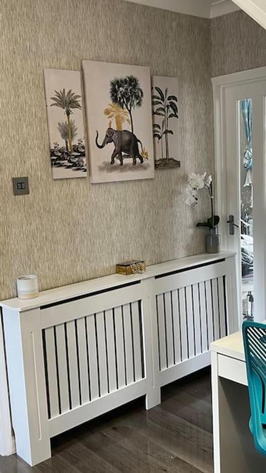 Cheerful 3 Bedroom Townhouse With Free Parking. Billericay Exterior foto